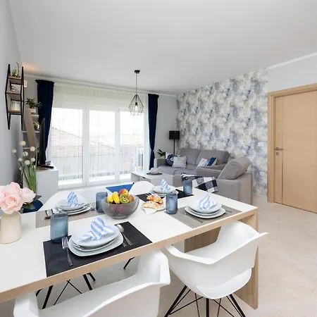 Stunning In Seget Donji Apartment