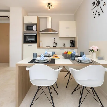 Stunning In Seget Donji Apartment Trogir
