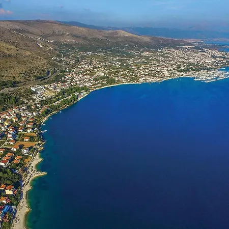 Apartment Stunning In Seget Donji Trogir
