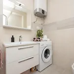 In Seget Donji 아파트 *